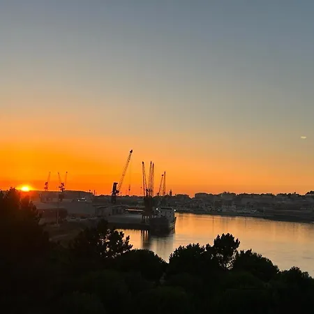 River Town View - Luxury With Jacuzzi On Terrace شقة *