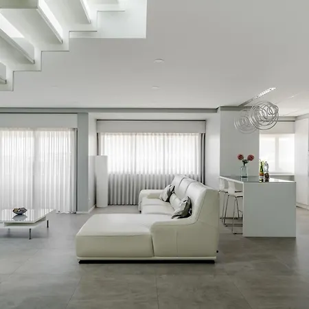 شقة River Town View - Luxury With Jacuzzi On Terrace فيانا دو كاستيلو