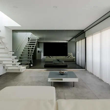 River Town View - Luxury With Jacuzzi On Terrace شقة *