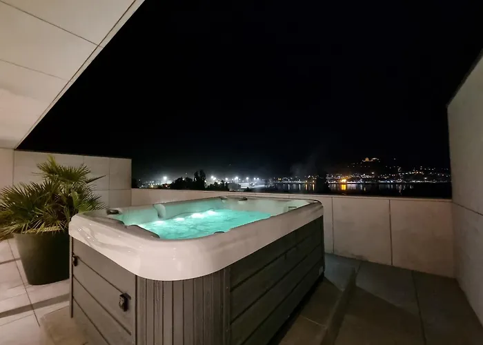Apartament River Town View - Luxury With Jacuzzi On Terrace