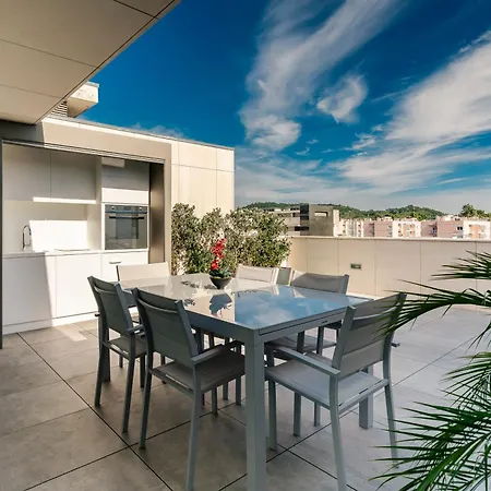شقة River Town View - Luxury With Jacuzzi On Terrace *