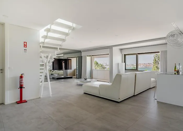 River Town View - Luxury With Jacuzzi On Terrace Виана-ду-Каштелу