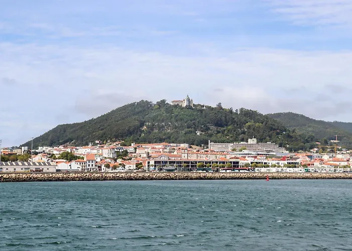 River Town View - Luxury With Jacuzzi On Terrace Апартаменты *